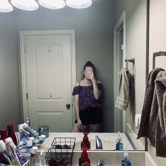 Siberian Cold-Shoulder Floral Blouse - Picture 6 of 7